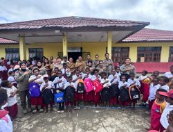 Pererat Silaturahmi di Nduga, Satgas Damai Cartenz Gelar Bakti Sosial di SD Inpres Kenyam