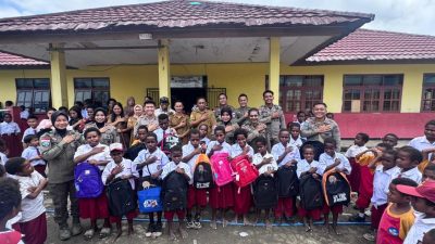 Pererat Silaturahmi di Nduga, Satgas Damai Cartenz Gelar Bakti Sosial di SD Inpres Kenyam