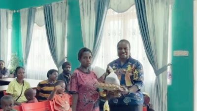 Aksi Nyata Tekan Stunting: DP3AKB Mamberamo Tengah Gandeng Bank Papua dan Organisasi Wanita Lewat Program Orang Tua Asuh
