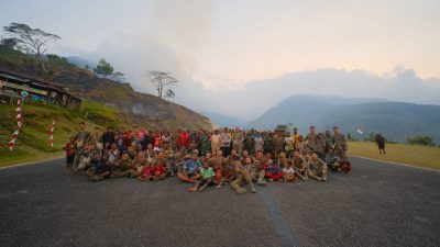 Kisah Kekeluargaan di Kiwirok: 8 Bulan Penugasan Satgas Ops Damai Cartenz-2026 Tinggalkan Jejak Mendalam Bagi Warga 12 Kampung